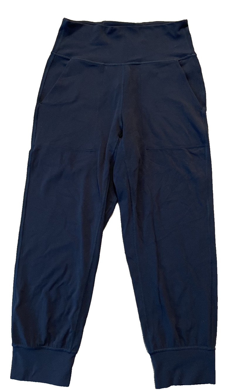 Lululemon Women’s Navy Blue Jogger Capri Pants Size 4